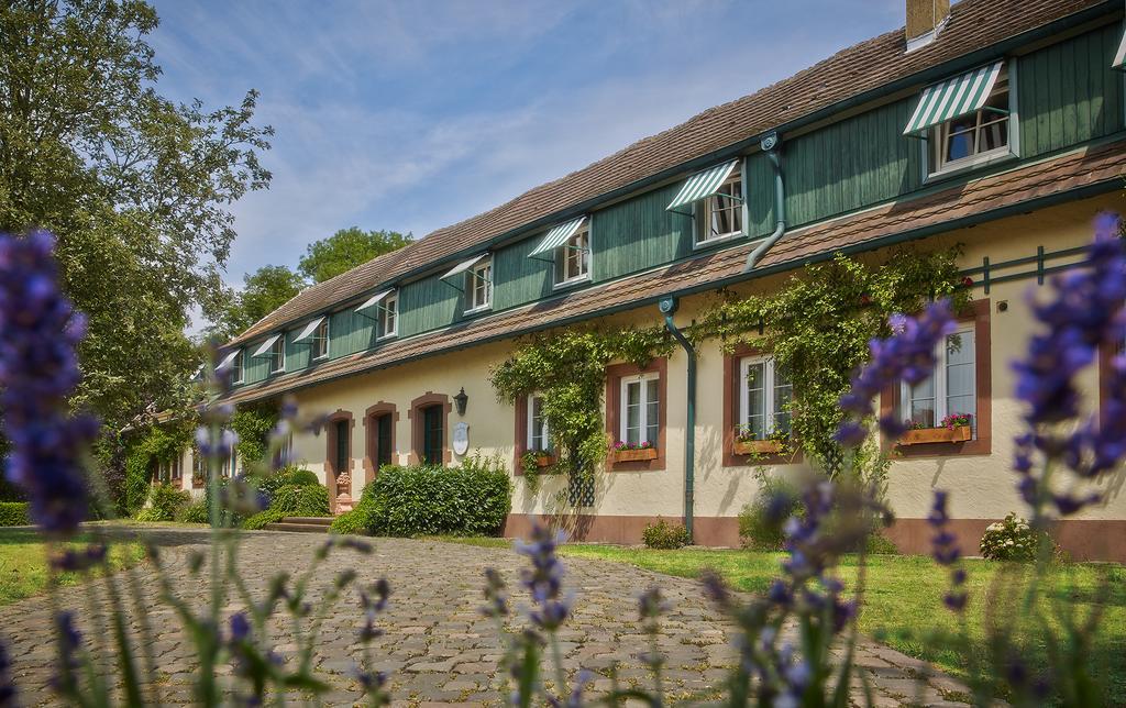 Der Linslerhof - Hotel, Restaurant, Events & Natur Überherrn エクステリア 写真